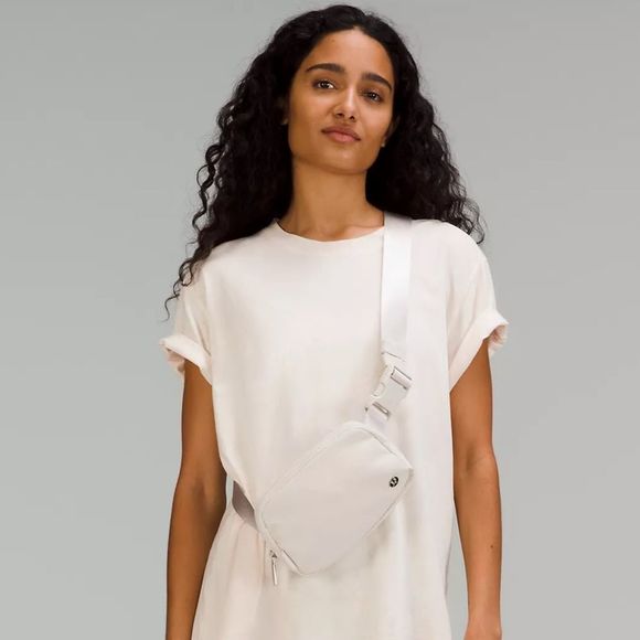 NWT 🆕🤍 Lululemon Everywhere Belt Bag 1L - White Opal - Picture 2 of 5